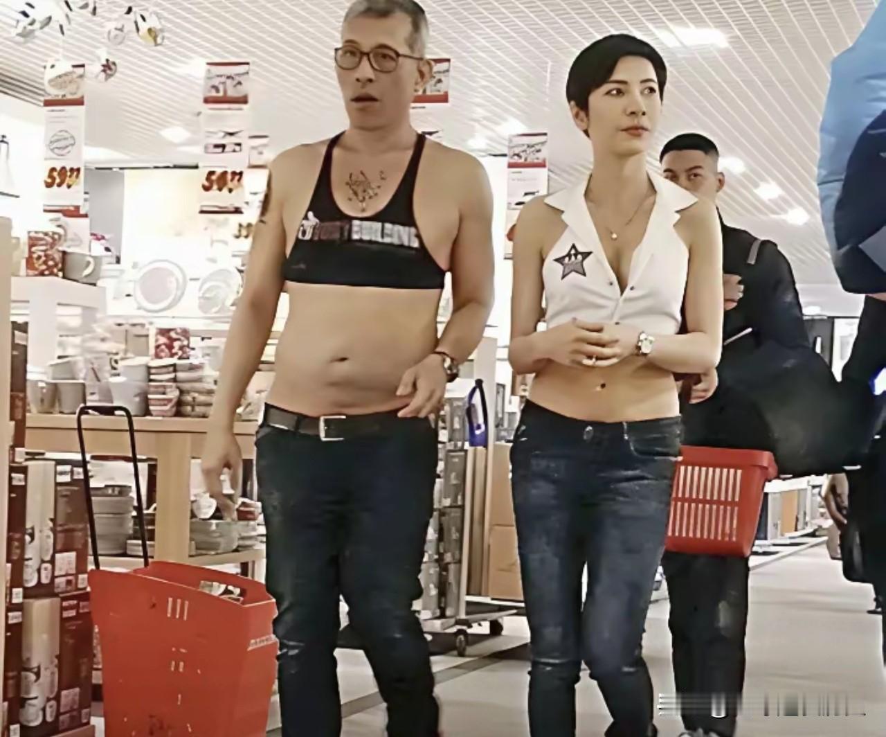 怪不得泰国的人妖多，连泰王都这样，下面的臣民不得争相效仿啊！