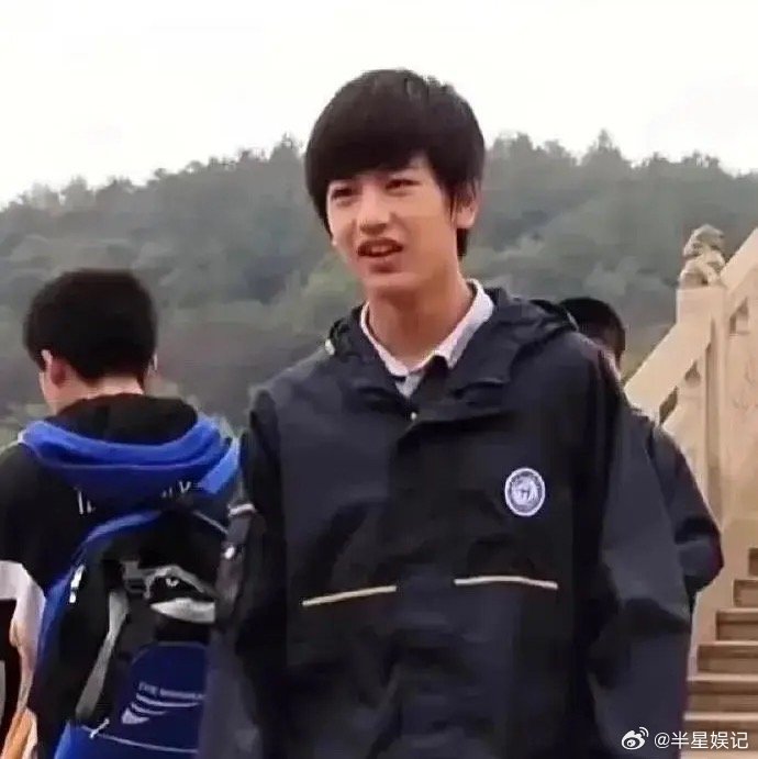 青少年时期，谁是原生脸谁不是显而易见了