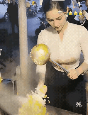 炒饭是非常考验厨艺的，没两把刷子还真炒不好