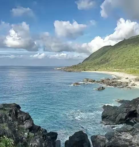 中国海警要管控台东的太平洋，就应该在兰屿岛建立保障基地。也是为中国海军长期驻守第