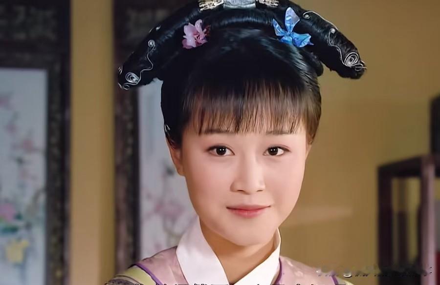 初看甄嬛传不少人总带着上帝视角诟病浣碧，也默认她在宫里没什么好人缘，但细细梳理
