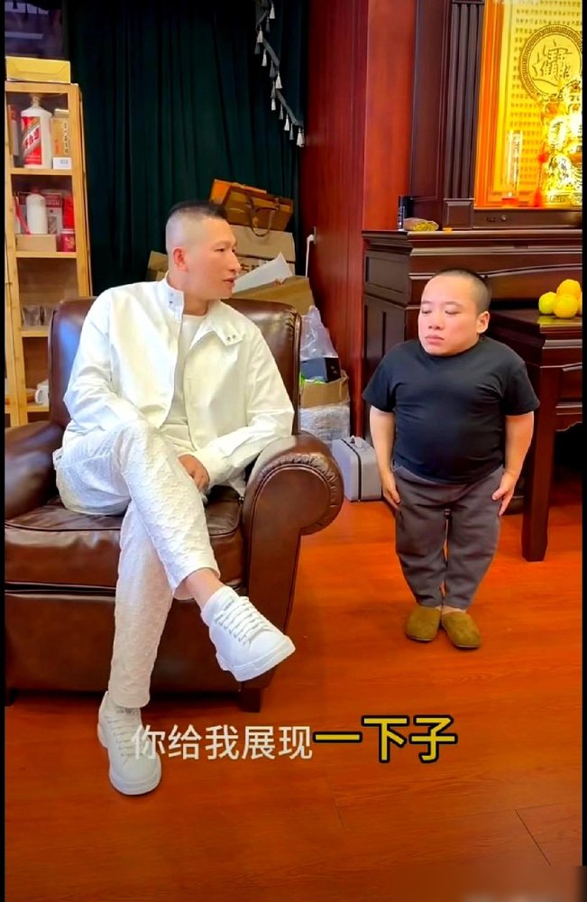 忍了三个月，吴迪终于把话挑明了，直接点名狗磊，一句“蹭流量别带上我家人”，直播间当场炸锅。这三个月，