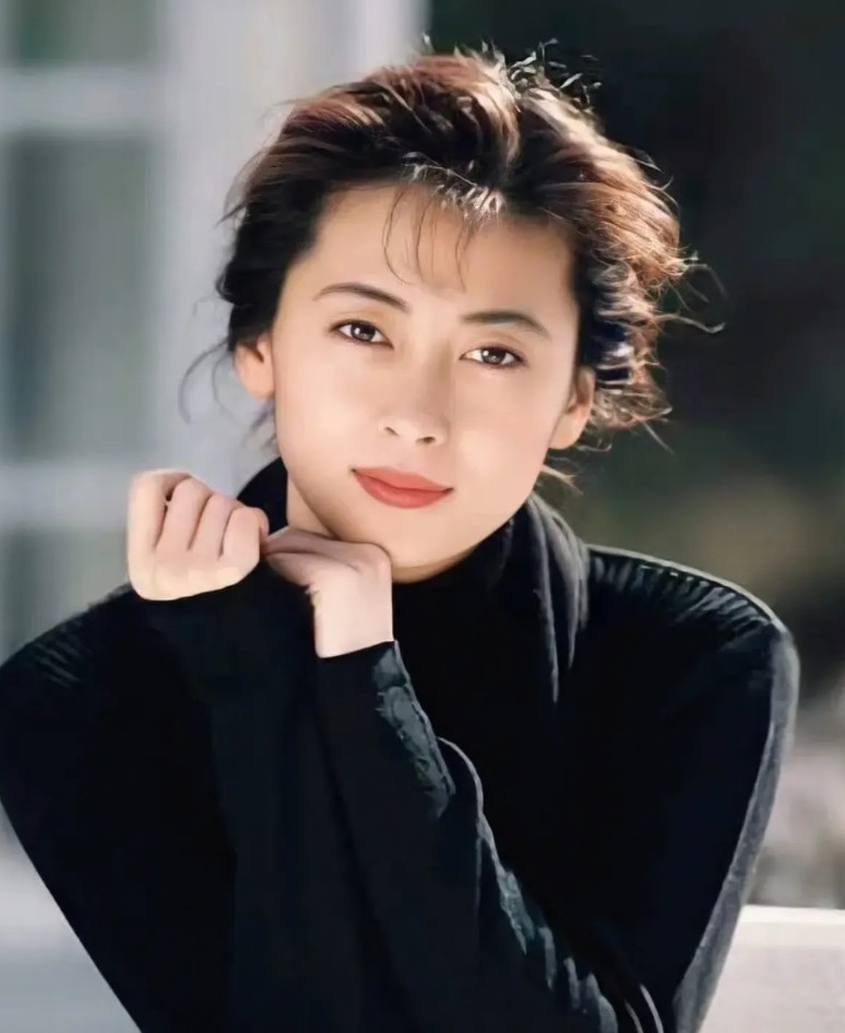 中山美穗儿子拒绝继承遗产，清高看不上？别单纯了，有可能是他继承不起。这些遗产