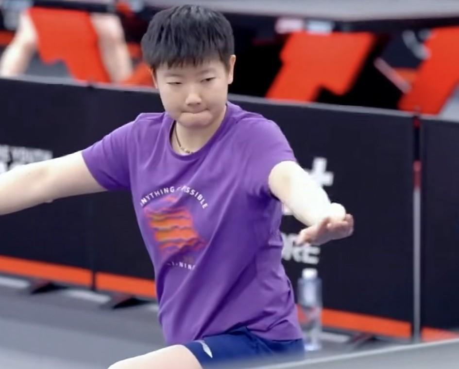 奉劝大家一句不要随便去看孙颖莎的训练视频因为你一但打开了，你就会忍不住继