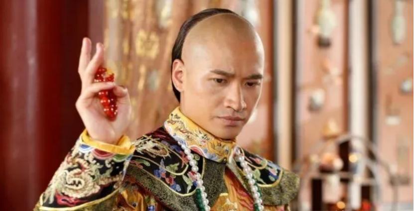 1729年，52岁的雍正召13岁马氏侍寝。这一夜改变的不仅是一个少女的命运，