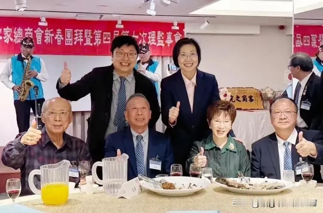 吴伯雄、洪秀柱同时现身！这场聚餐，释放重大信号！今天（2月22日），中国国民