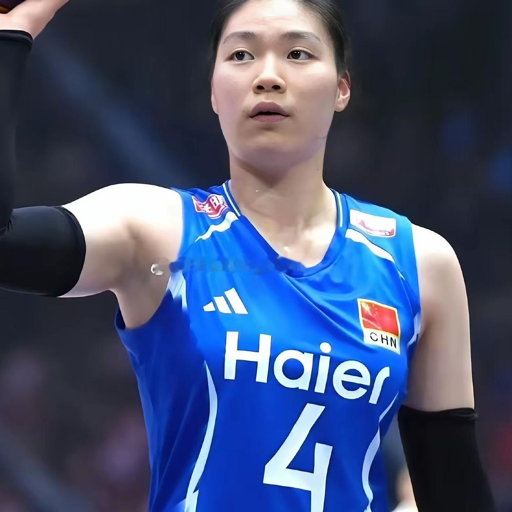 日本眼看就要到手的金牌，被中国游泳队硬生生逆转拿下！男子4×200米自由泳接力决赛，日本队长时间占据