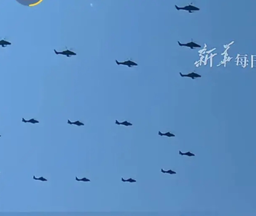 独家揭秘：10年前阅兵惊险一幕！中国激光武器秘密出手击落气球，'低空卫士'首秀震撼全球