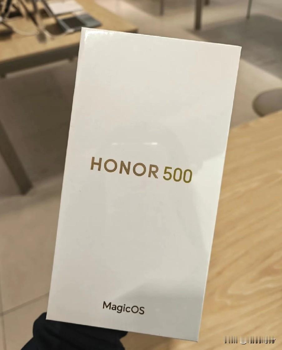 荣耀500版苹果17Air再现荣耀500手机模仿苹果17Air后摄像头模组，