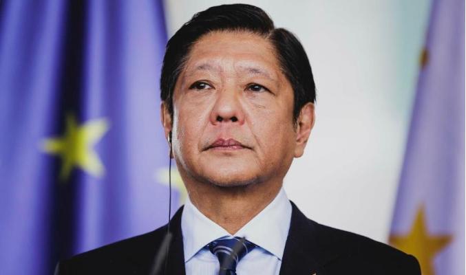 7月24日，美国海军第七舰队对外公布了一条消息：华盛顿号航母打击群穿过吕宋海峡，