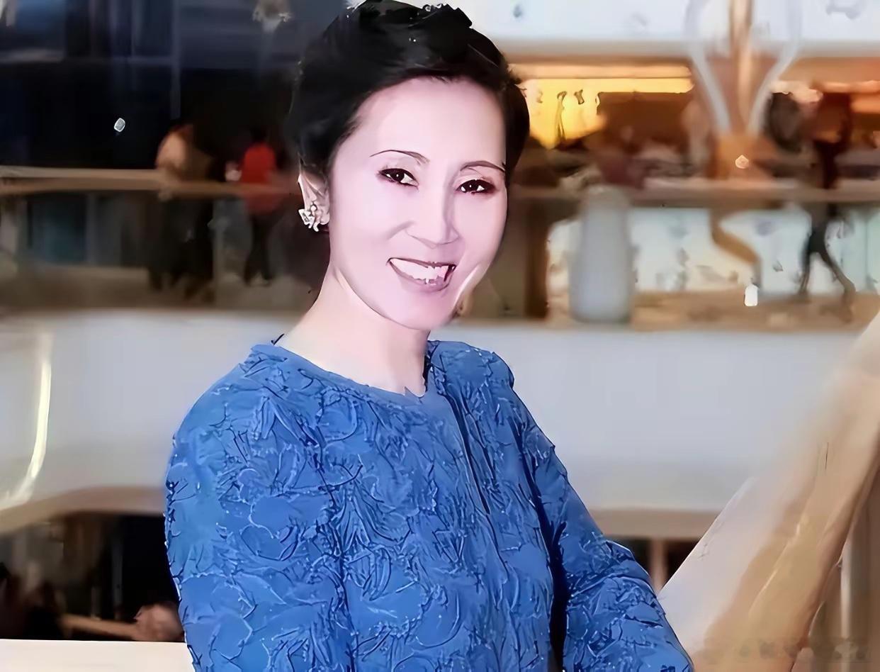王健林老婆林宁的家底子能帮王健林翻身吗？有人说林宁有2000亿资产，这个是非常离