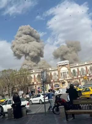 通过伊朗这件事，不少小国家大概率已经意识到了，如果他们想要在这个世界生存下去，那