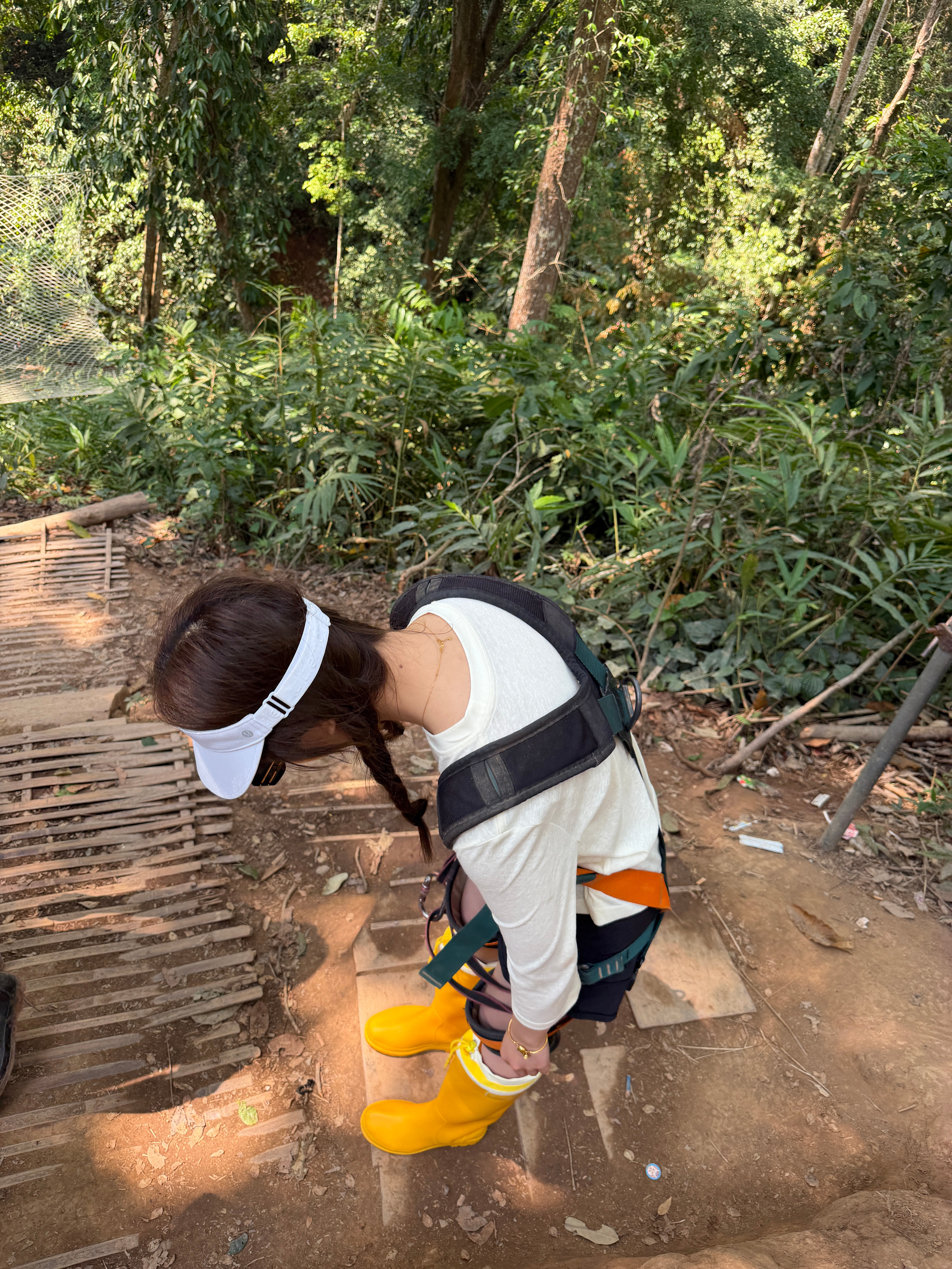 美眉们我刚刚雨林徒步完回到酒店虽然很累但是特别有意思我把照片pp如果大