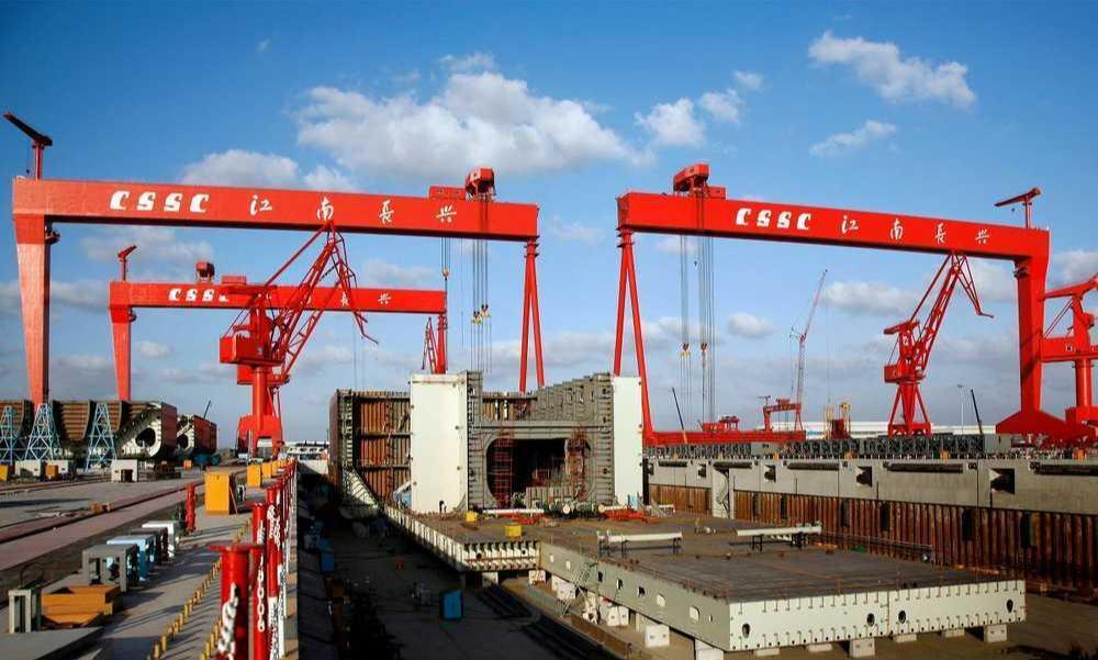 中国具备建造舰船的造船厂很多，但是具备建造航空母舰的造船厂，只有两个，一个是位于