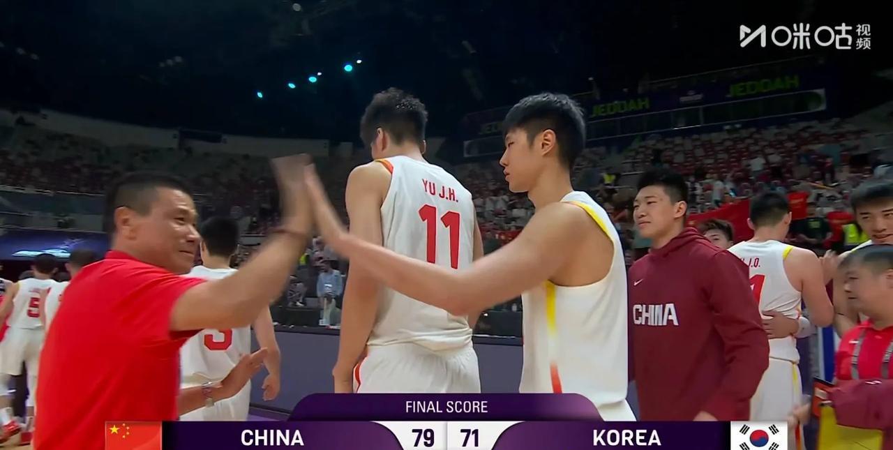 亚洲杯四强赛，中国男篮来了中国男篮79:71韩国男篮，全场比赛结束，看完全场比