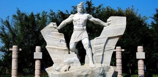 壮族和汉族，长相差不多，姓氏也差不多。韦、黄、莫、覃，翻开百家姓全都能对上。如果