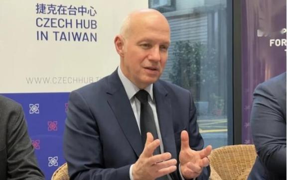 比立陶宛还疯狂！欧洲小国捷克，为何铁了心跟中国过不去？ 捷克在欧洲中部，