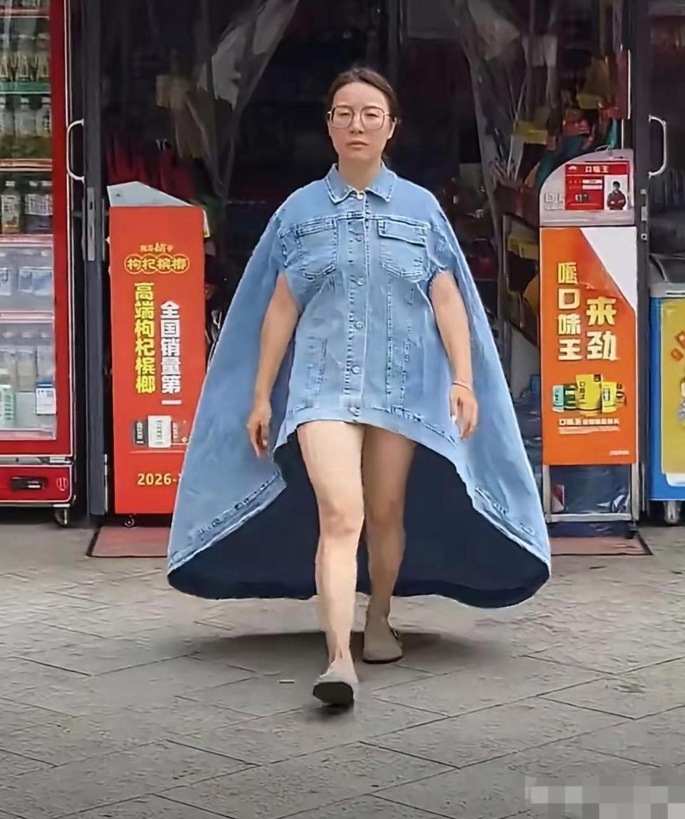 人和人的审美真不同啊，这个衣服真的是欣赏不来半点