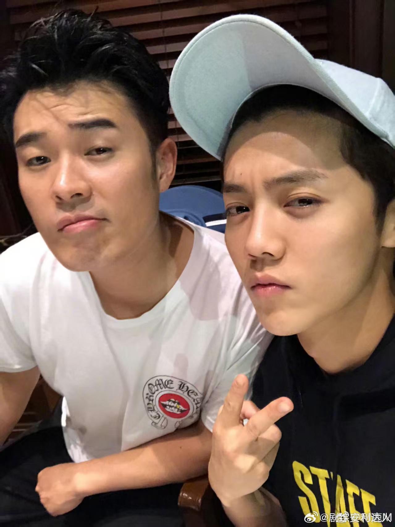 邓超说三个人录就够了邓超陈赫鹿晗录五哈就够了哈哈哈哈哈不吹不黑，邓超的话很有梗