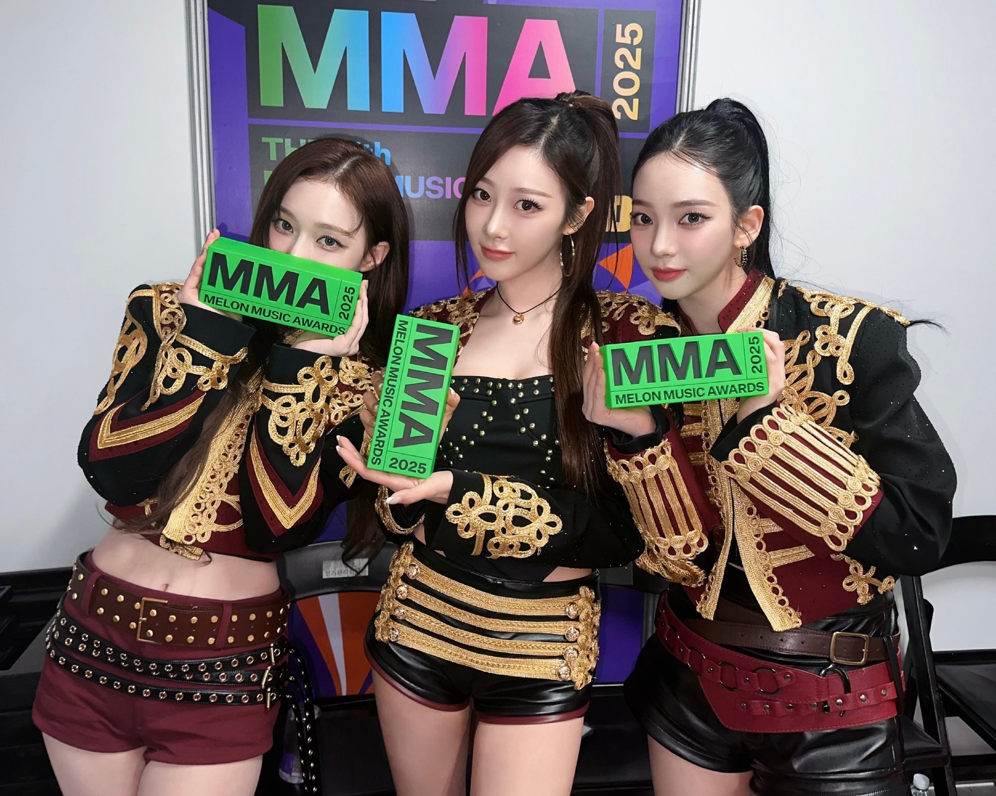 柳智敏吉赛尔金玟庭你们三个小心点儿！