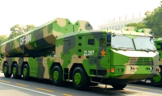 中国突然亮出“决战大杀器”！美国岛链基地，全在射程内近日，央视罕见公开了东风