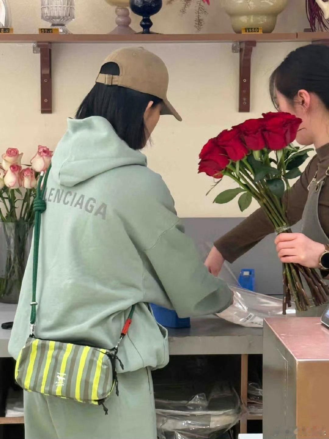谢娜你问我害不害怕姐姐当家谢娜回归综艺新番！《姐姐当家》今日开播，褪去舞台光环