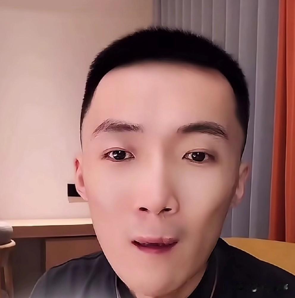 天佑在回应与李舒克关系,一开始顾及方丈,现在是舒克太难我帮帮!