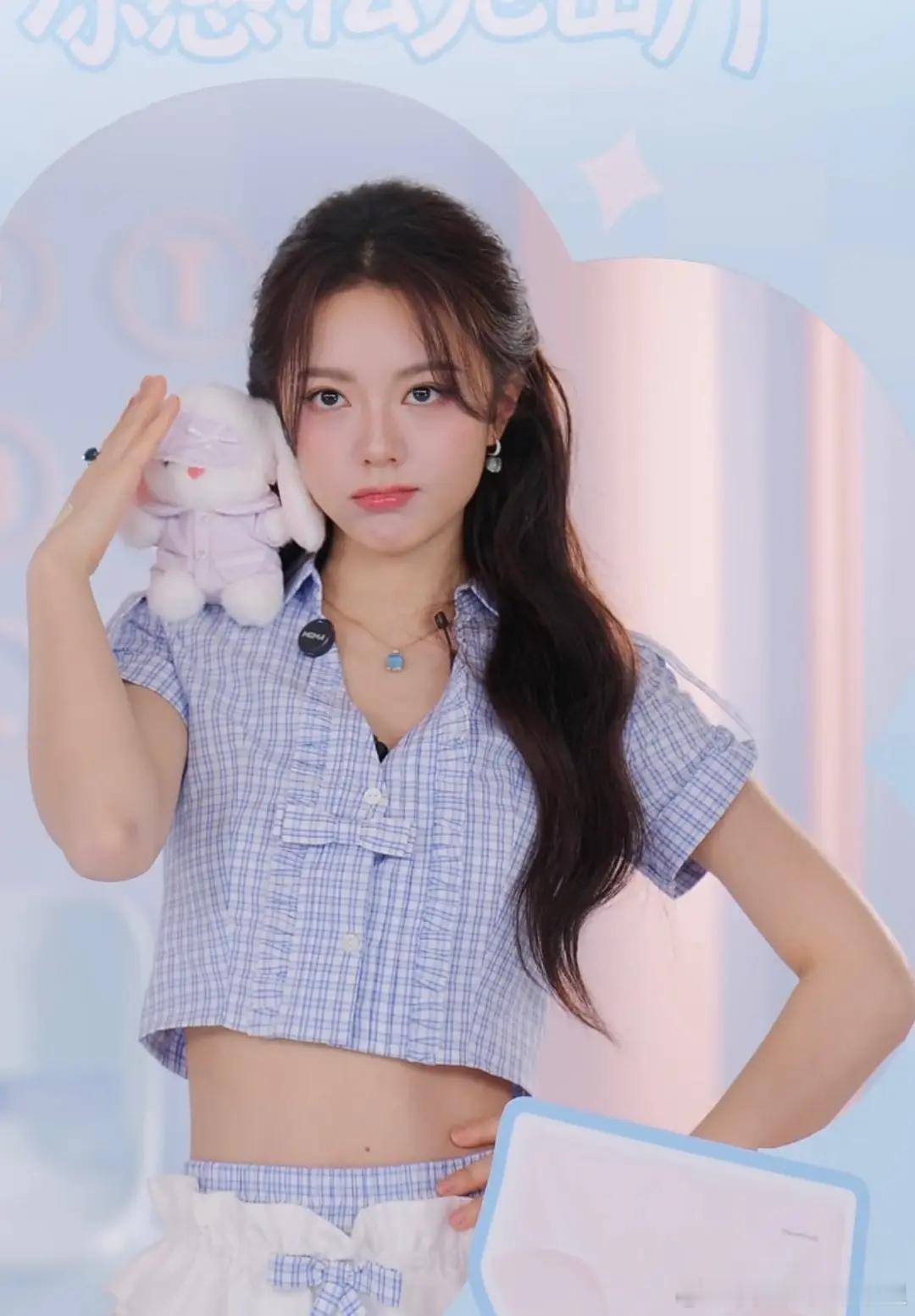 赵今麦今日直播截图，她是不一下开窍了？