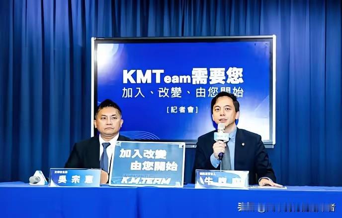 今天在菜市场转的时候，看到了一幕让人心里一暖的场景：卖豆腐的大姐二话不说就停