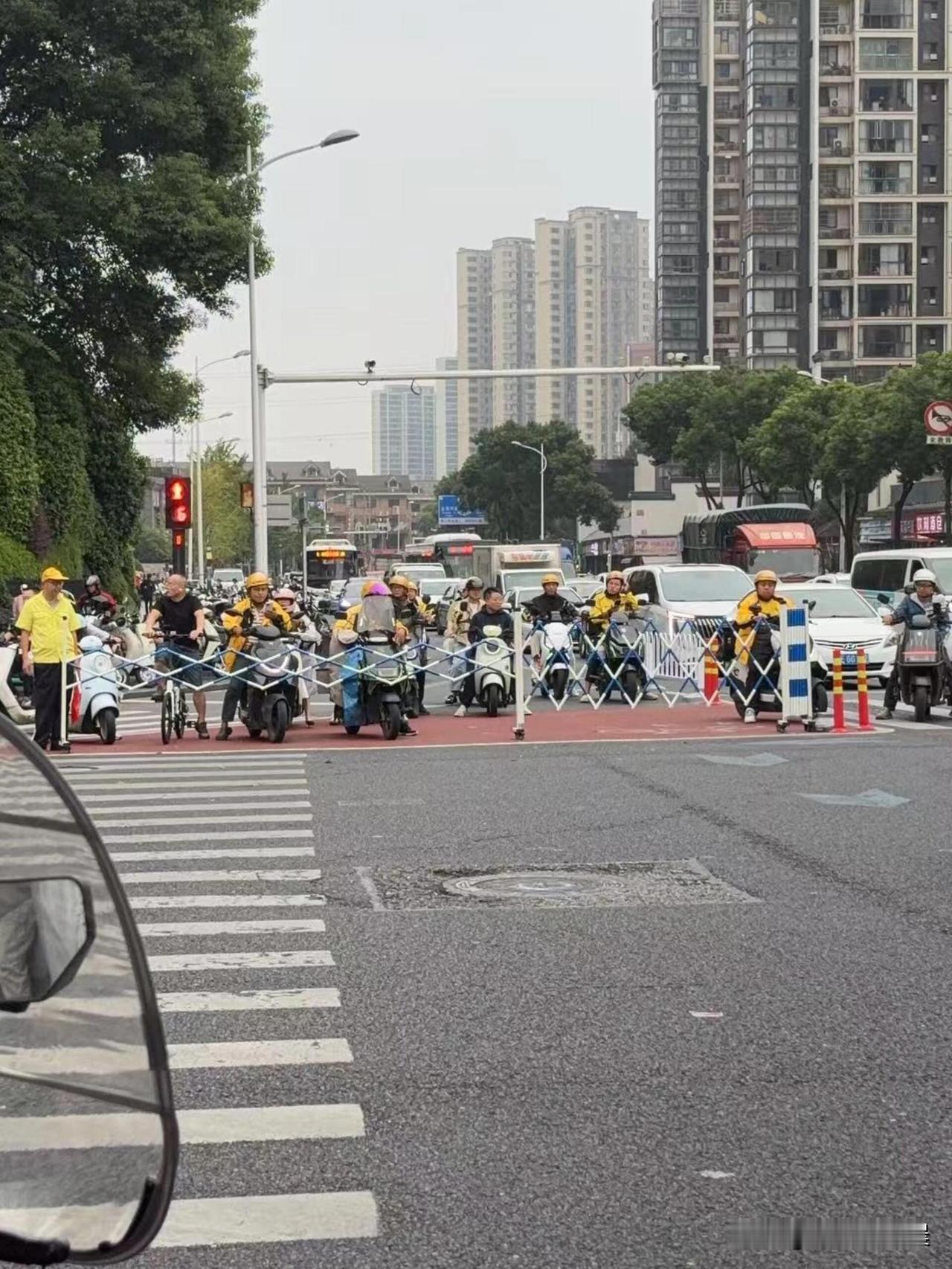 这个栅栏是哪个天才想出来的