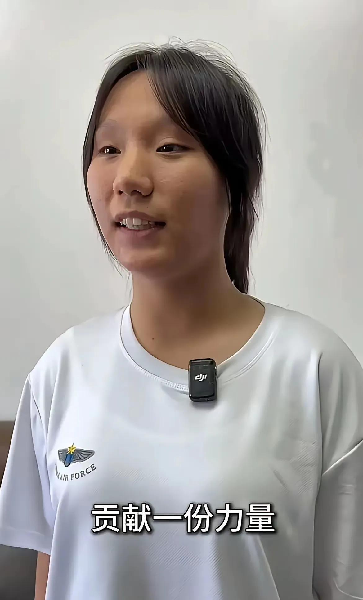 读书真的太有用了！就说今年招聘的那位女飞行员，高考分数亮眼，从当地仅招两人的名额