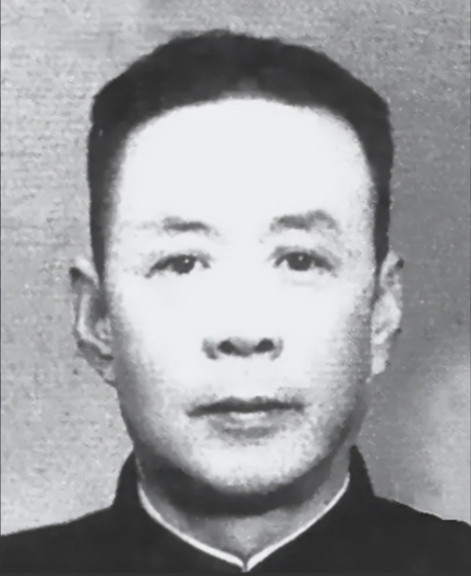 1939年，国军中将陈铁在山西设宴款待彭德怀，陈铁的夫人在倒茶时悄悄说道：“现