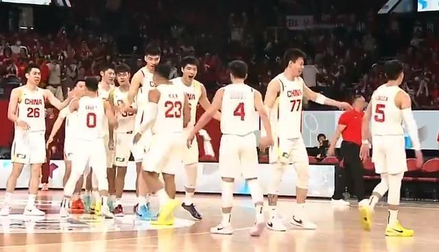 中国男篮87-80击败日本男篮，大家忘了周琦吧……？周琦，正是这位号称“亚洲