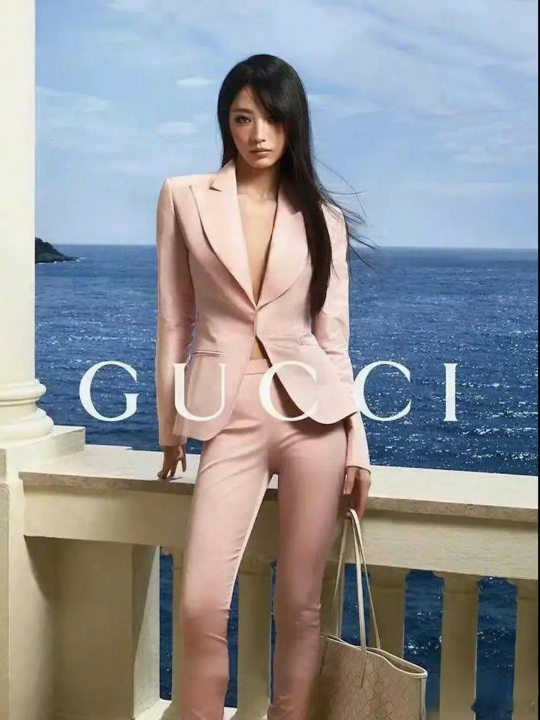 妈呀！这居然是田曦薇，差点没认出来