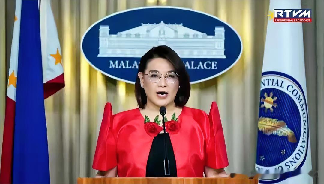 菲律宾原参议长卡耶塔诺带着手下集体翘班，想把会议搞停摆，结果玩脱了。6月3日，1