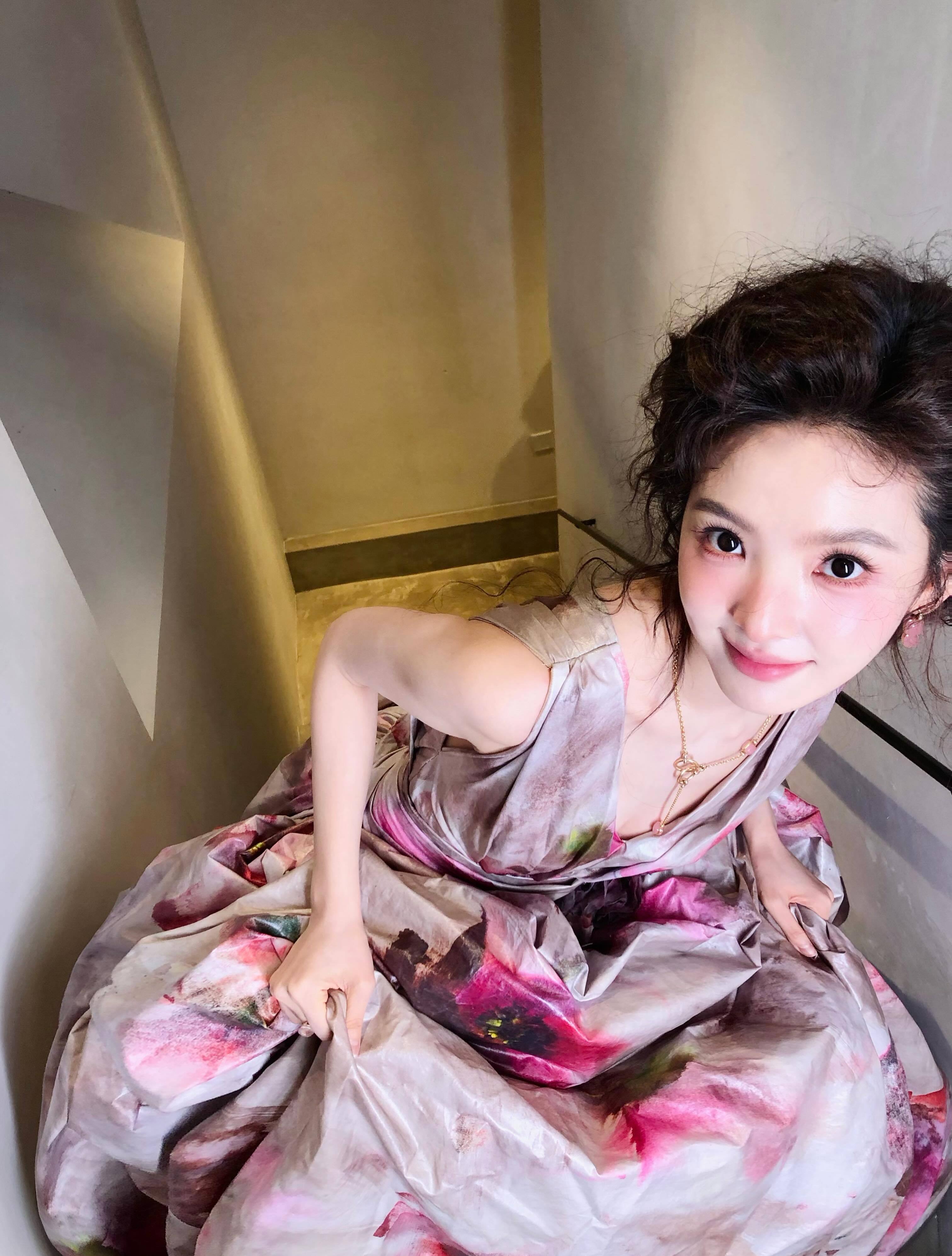 章若楠INS更新🍓💕