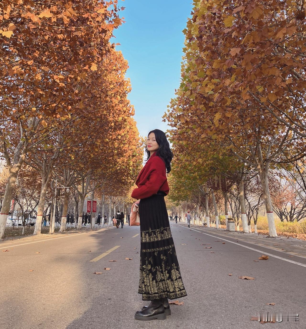 谁离婚谁傻，根本就没有完美的婚姻，也没有完美的人生，有缺憾的人生才是完美的。