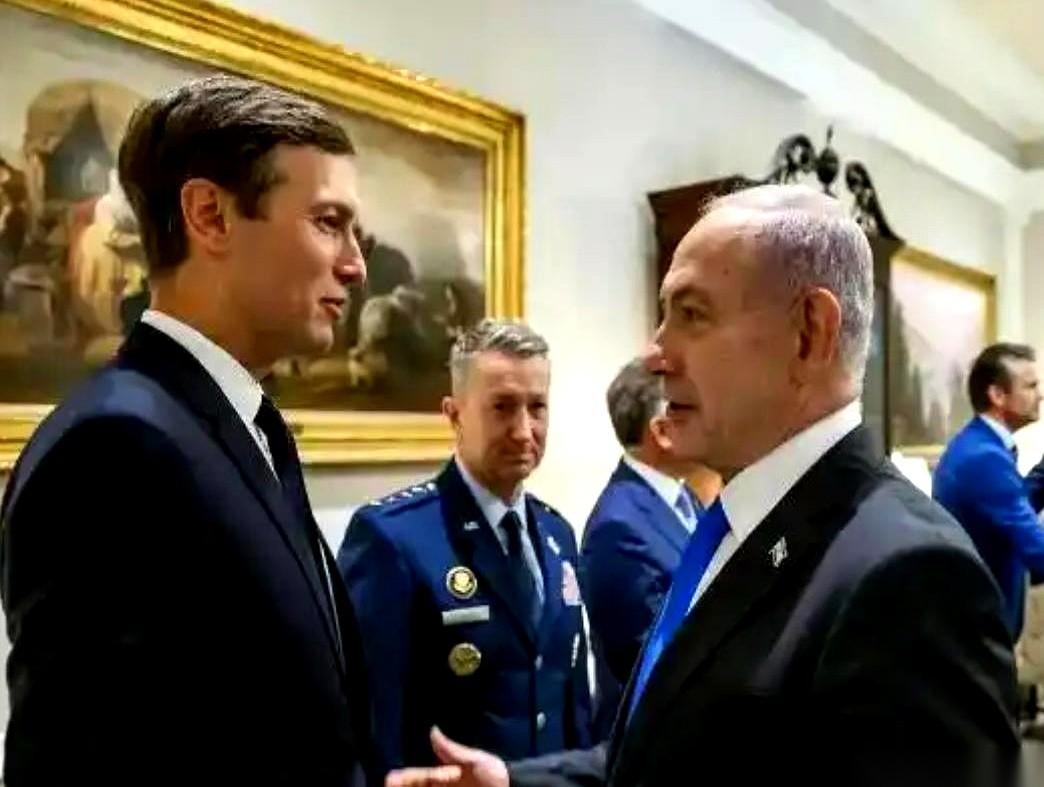 特朗普的中东谈判桌上，排出了一个极其反常规的对阵阵型。一边，是伊朗摸爬滚打几十