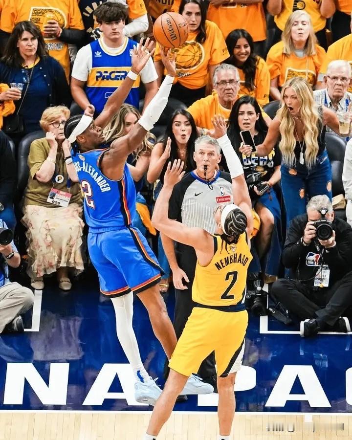 NBA总决赛，雷霆111-104战胜步行者，大比分2-2打平对手。雷霆官方今
