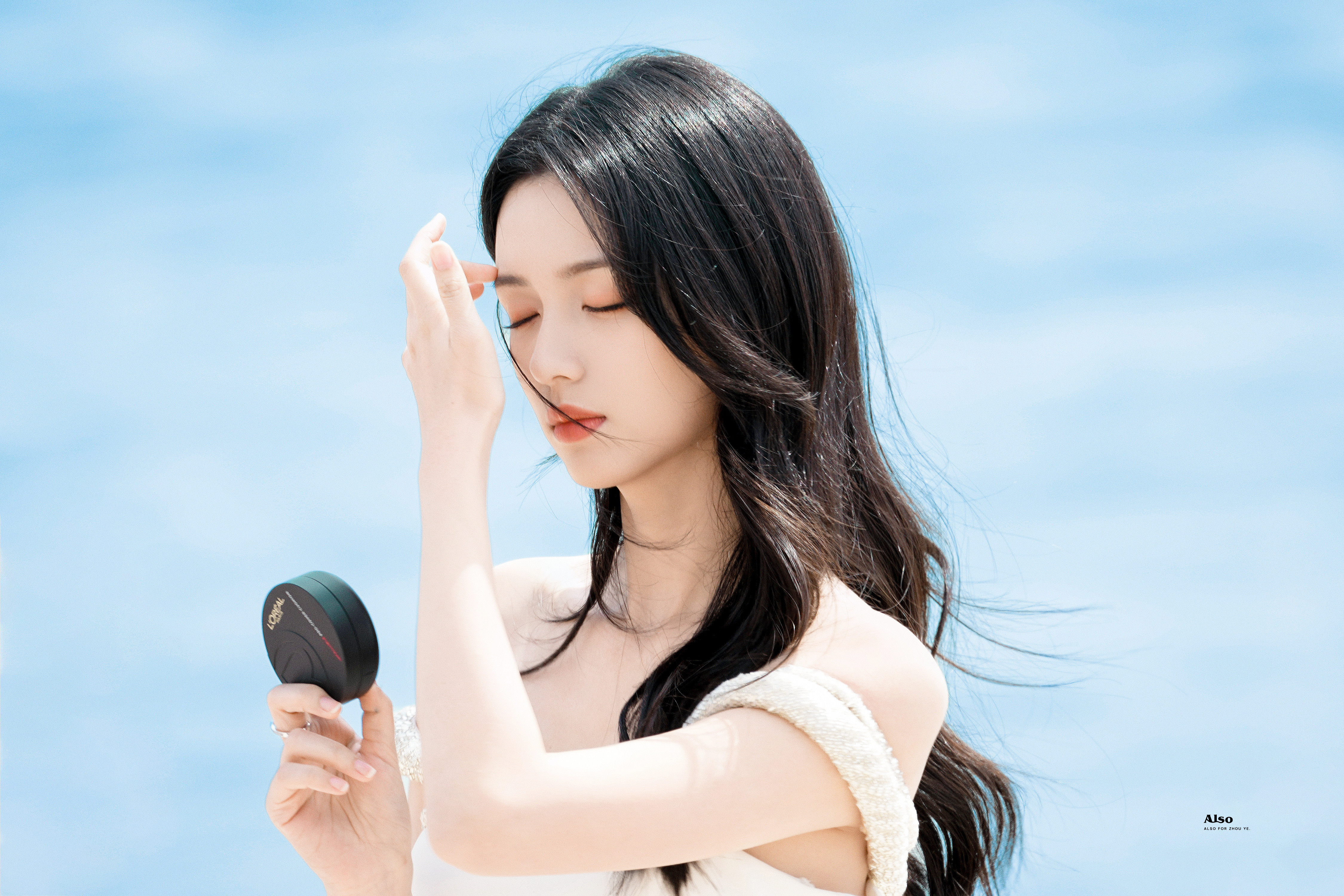 周也王玉雯陈星旭又是你们仨周也在复制粘贴的时代，你是手写的诗