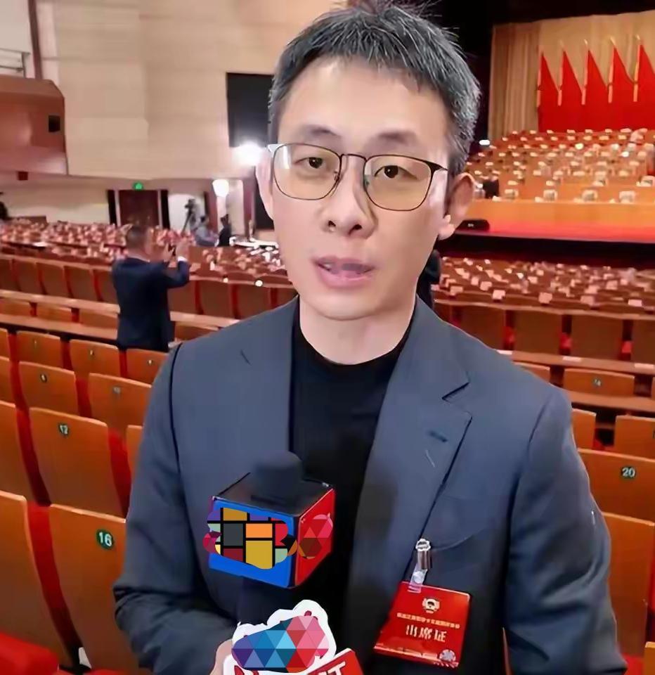 看了张译的采访才明白，当年《狂飙》时大家都夸张颂文的演技好，却没人提张译。当时还