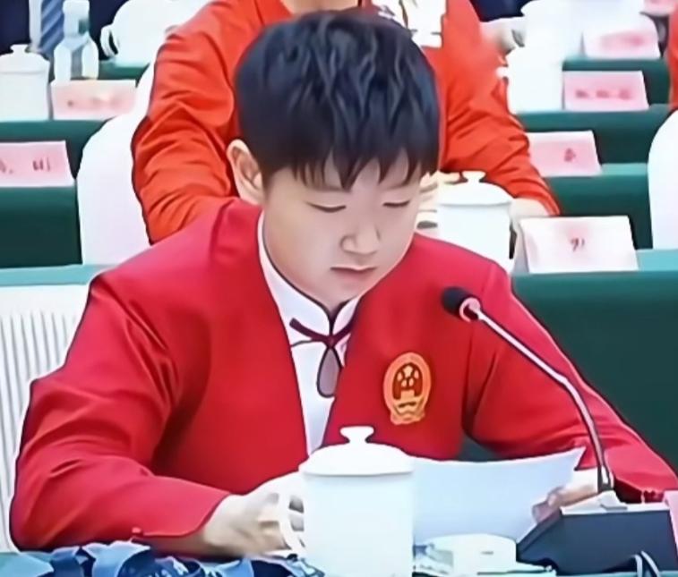 名古屋亚运会各国的誓师大会：与孙颖莎的可爱发言，张本美和与早田希娜就好像在吹牛！