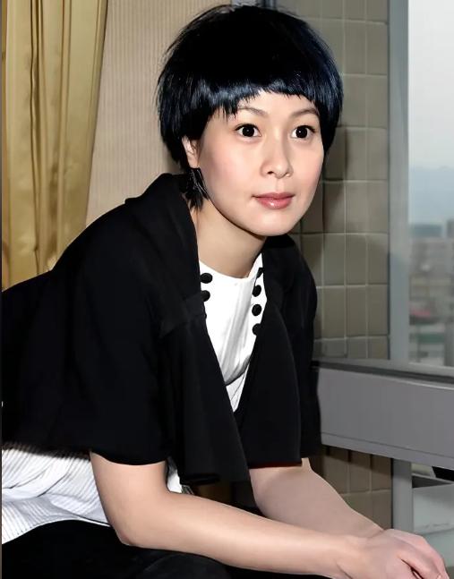2008年，刘若英要开演唱会，她邀请王宝强当嘉宾，谁知电话那头传来一句：“我真没
