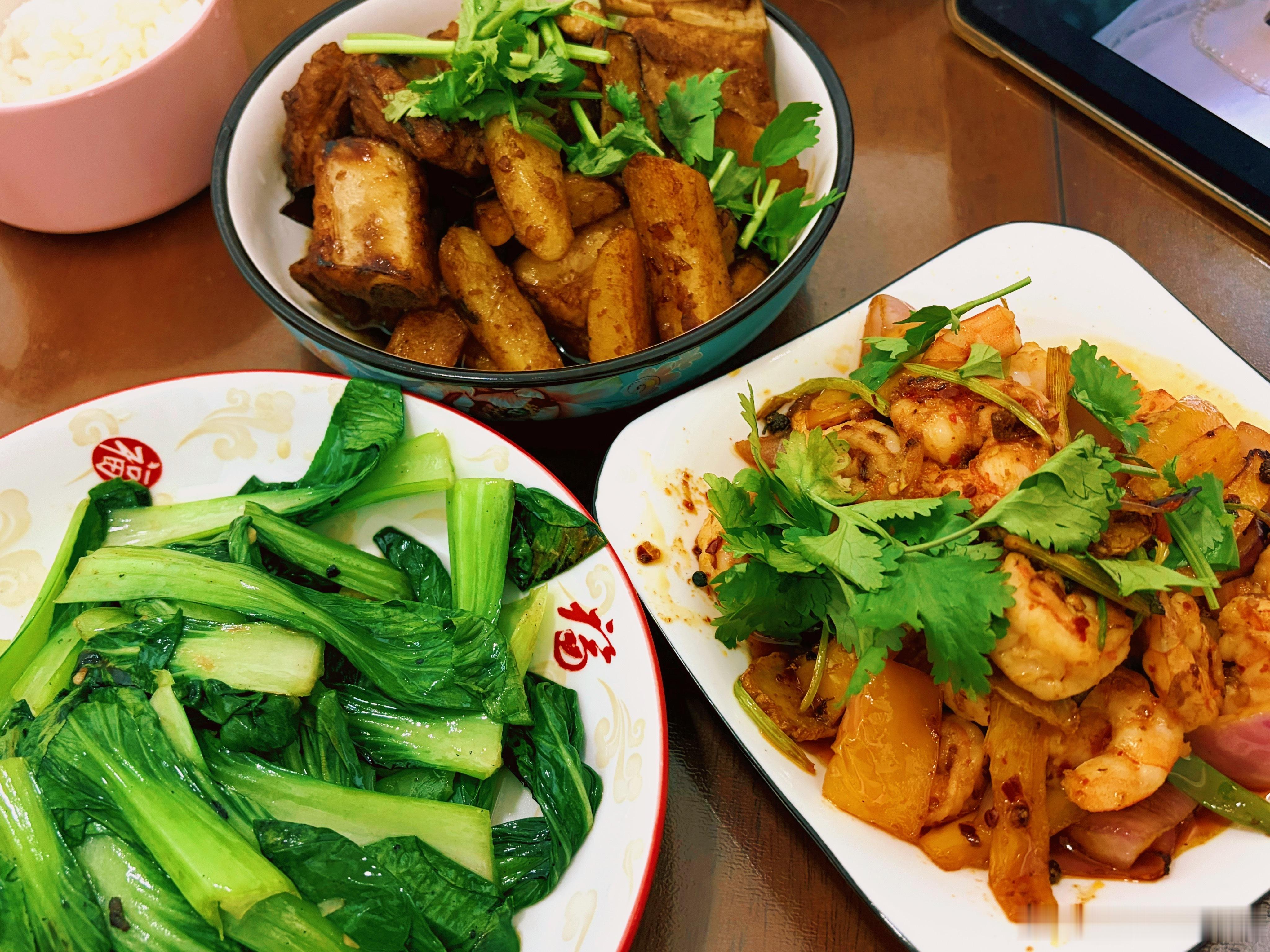 好久没下厨，香菜狂魔出动​​​