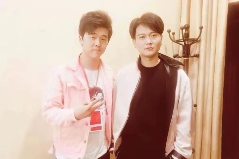 近日，相声有新人参赛选手的孔陆洋出现在德云社的演出名单中，引发网友的关注！一个曾
