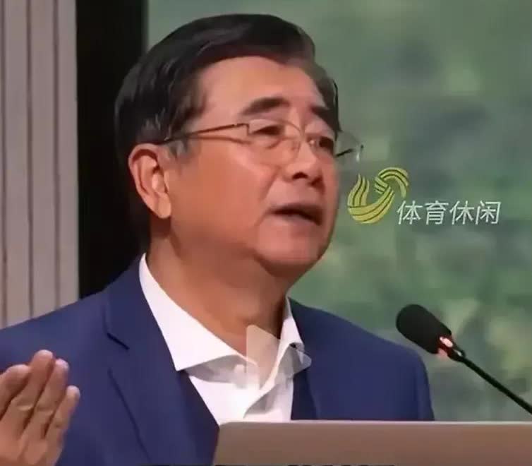 近日，中国足协主席宋凯说了一句话：“我是想开放外援，不然没有出路。。。。。。”