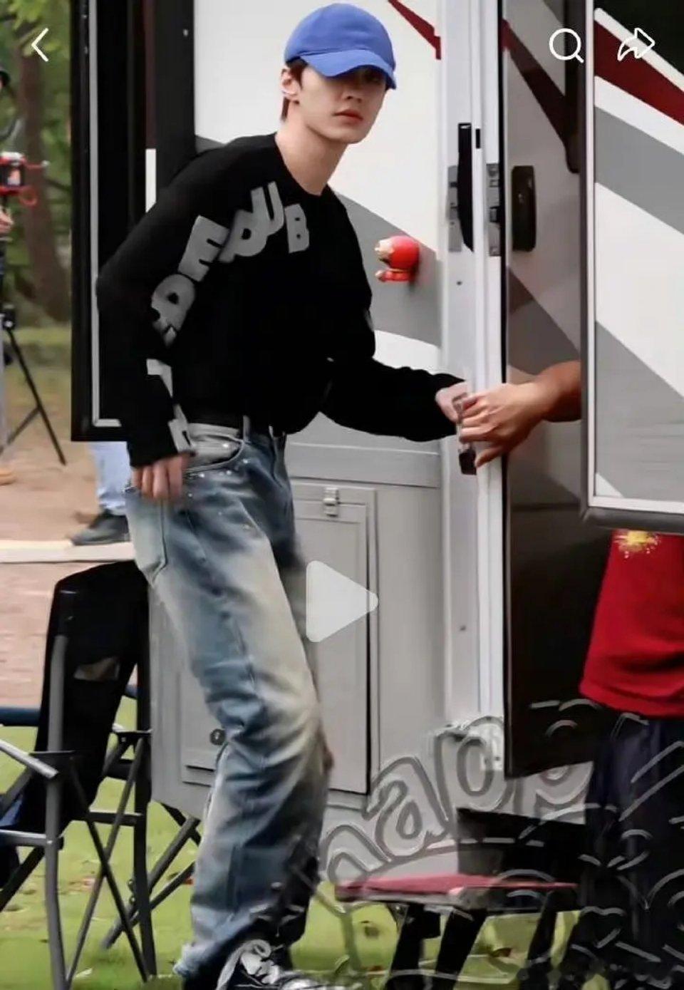 他们两个到底分没分，给了痛快话