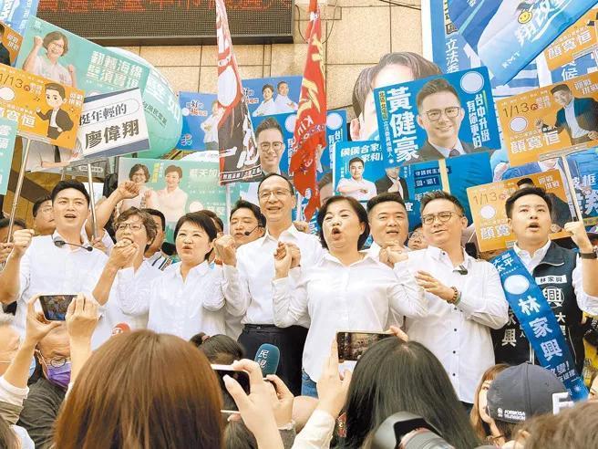 大罢免投票进入倒数，其中在台中市，6位国民党籍蓝委罢免案全数进入三阶投票，而在今