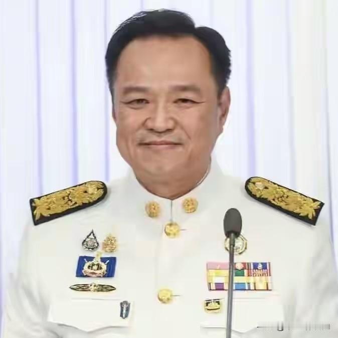 泰国这出大戏，真把我看乐了。阿努廷居然再次宣布参选新总理？这操作，简直是把