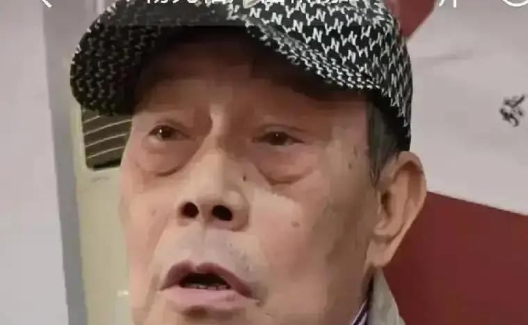 亲弟弟扯着嗓子连发32条视频，追着人家徒弟支教的事咬牙切齿骂了17天，结果郭德纲那边眼皮都没抬一下，